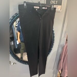 Women's Black Skinny Jeans. Size 2